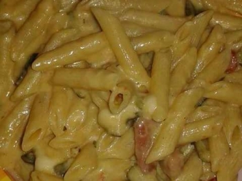 Pennette zucchine, pomodorini, mozzarella e panna
